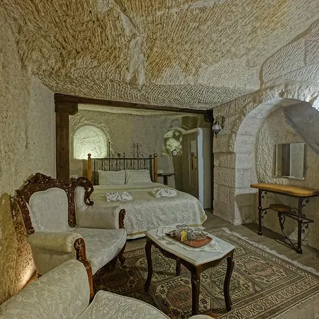 Angel Cave Γκόρεμε
